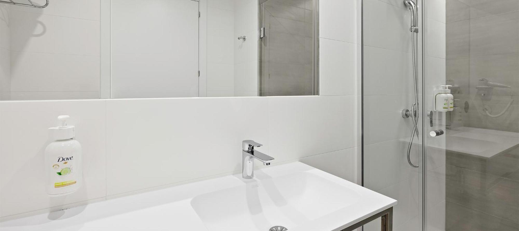 B&B Hotel Madrid Трес Кантос Екстериор снимка