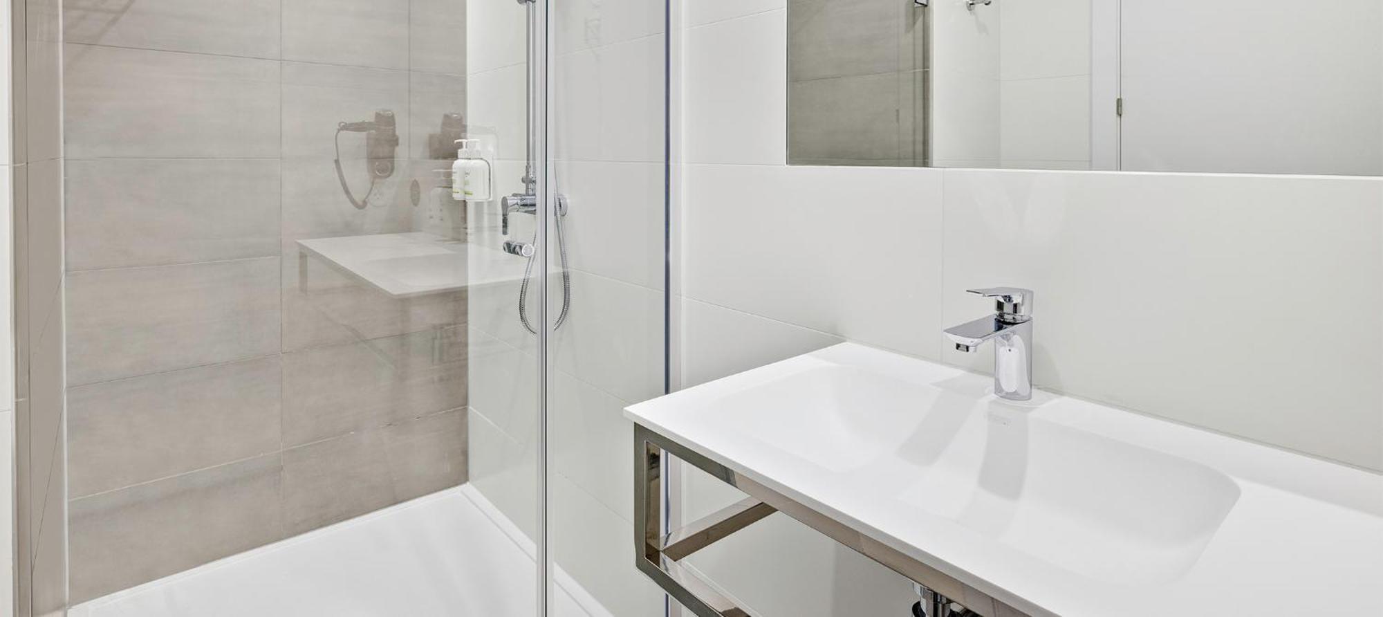B&B Hotel Madrid Трес Кантос Екстериор снимка