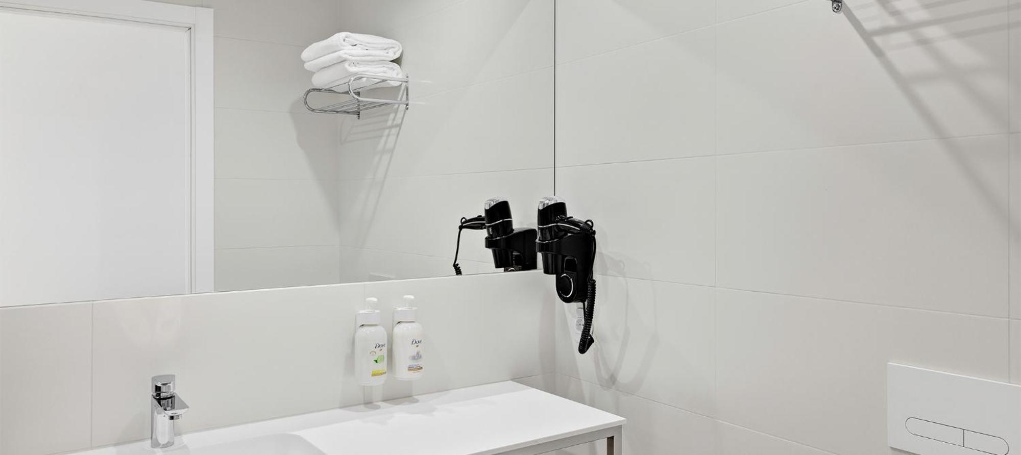 B&B Hotel Madrid Трес Кантос Екстериор снимка