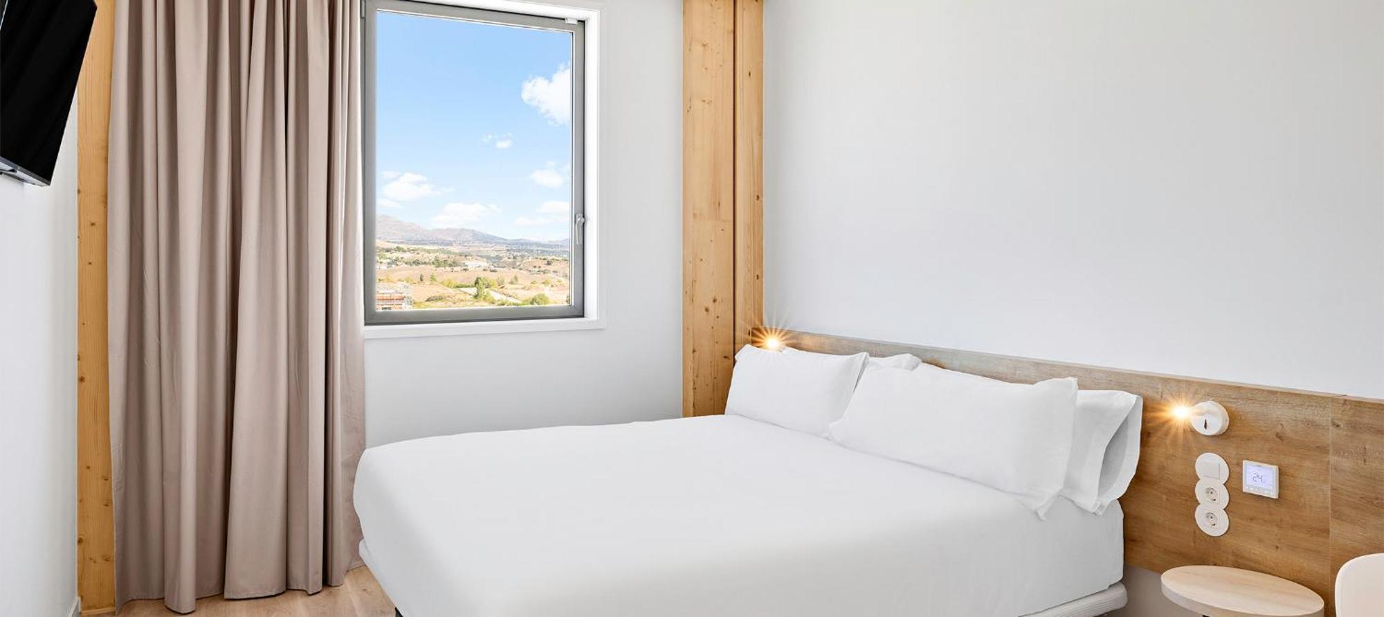 B&B Hotel Madrid Трес Кантос Екстериор снимка