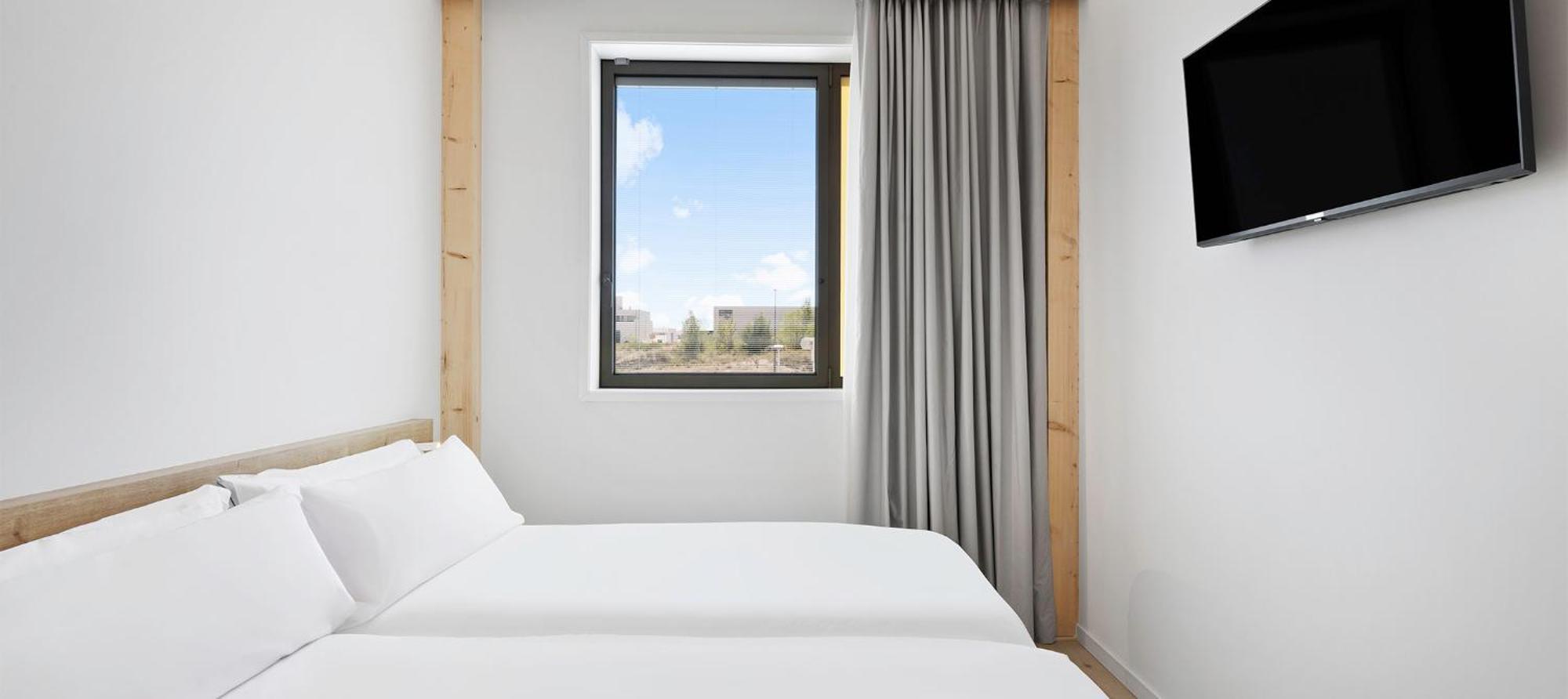 B&B Hotel Madrid Трес Кантос Екстериор снимка