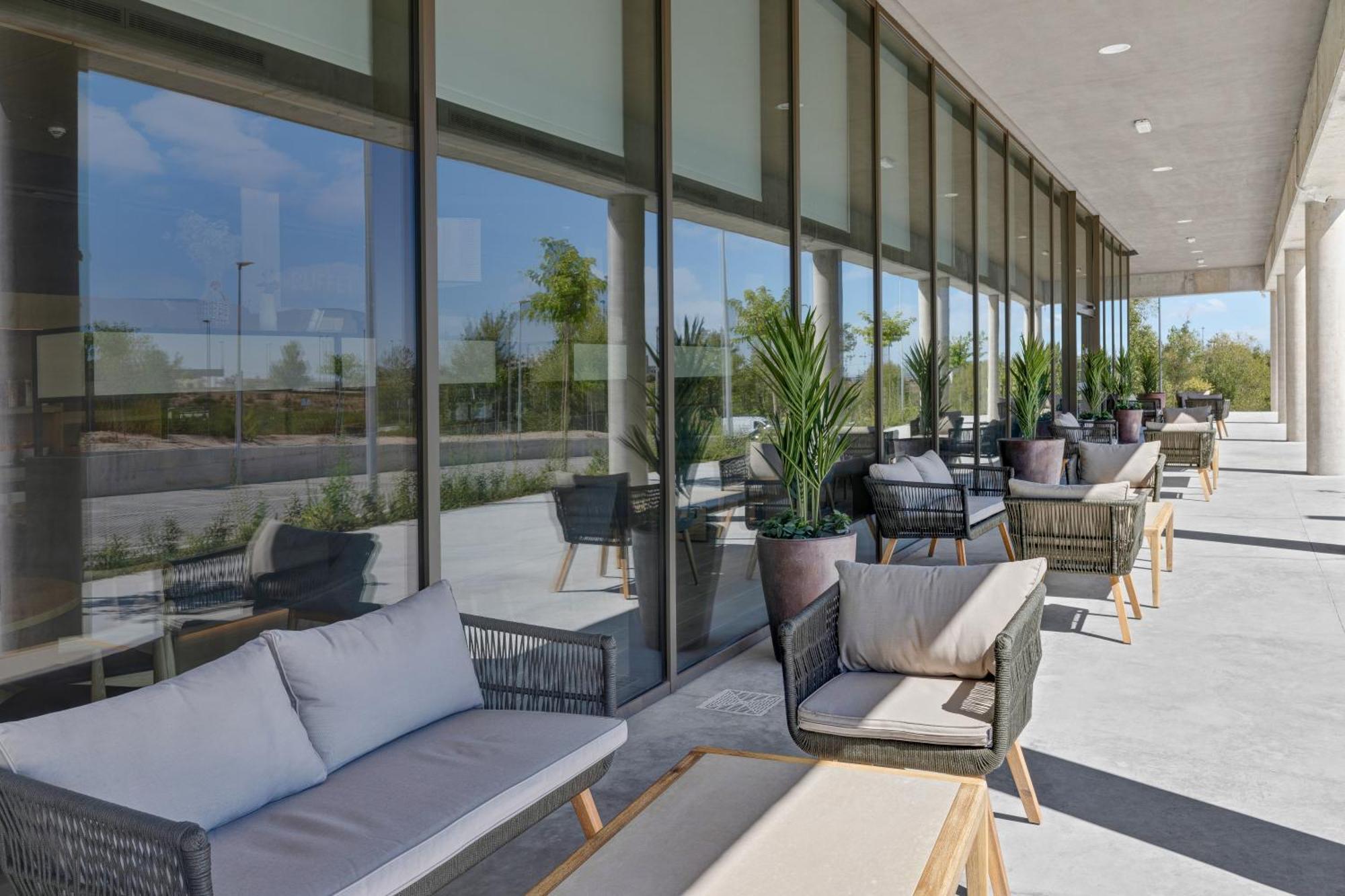 B&B Hotel Madrid Трес Кантос Екстериор снимка