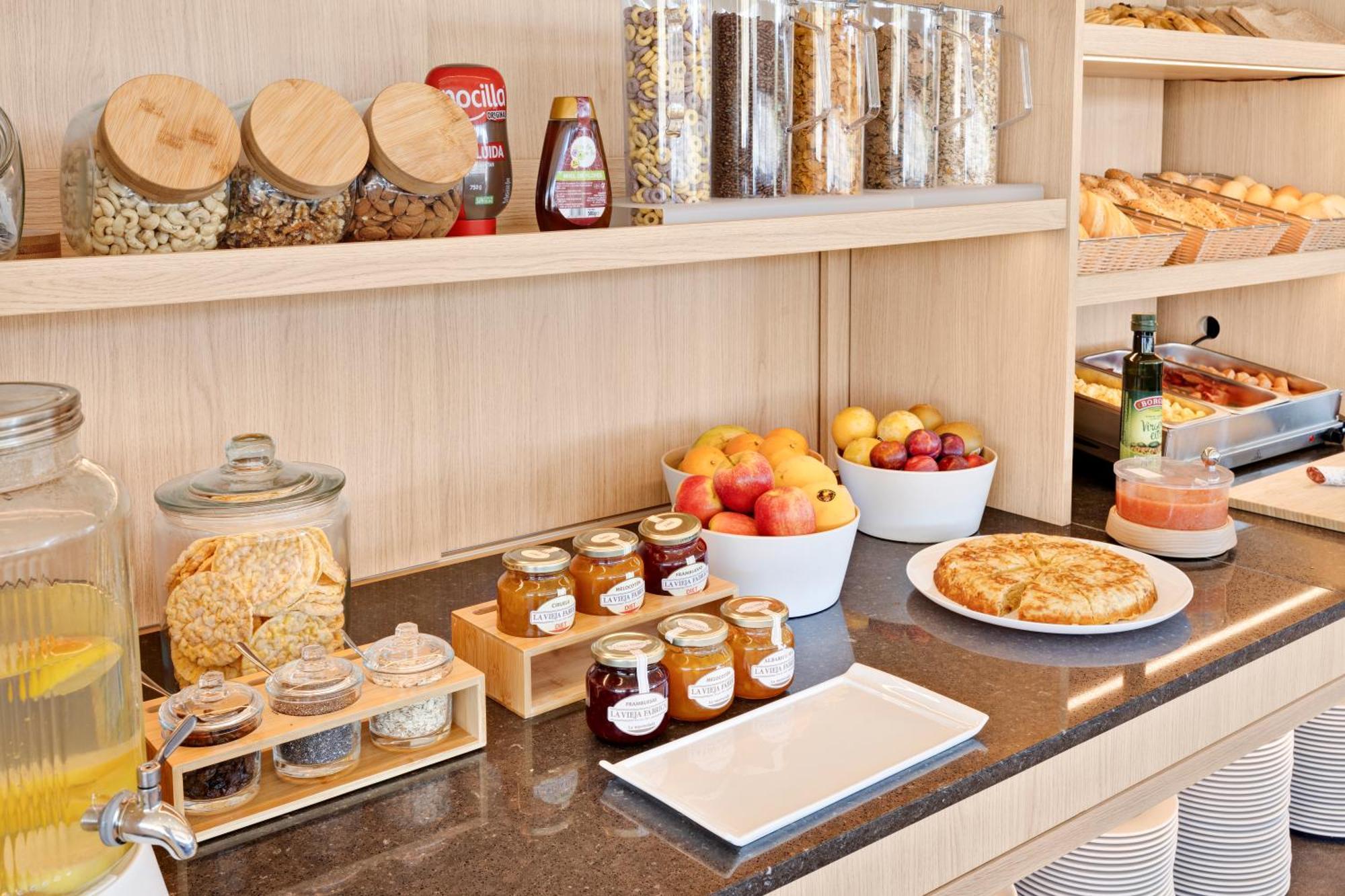 B&B Hotel Madrid Трес Кантос Екстериор снимка